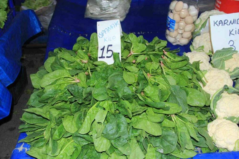 Samsun’da pazarın en ucuzu soğan, en pahalısı ıspanak