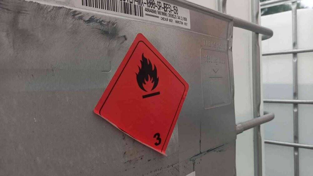 Şaka yaparken arkadaşını alev alev yaktı.. O anlar kamerada