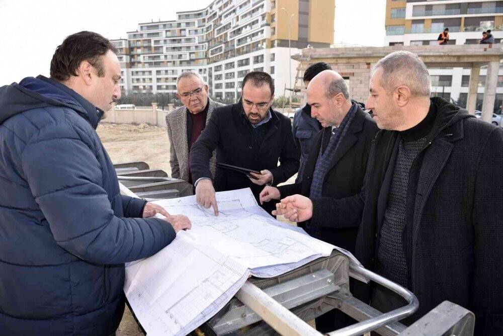 Başkan Pekyatırmacı 32 derslikli ilkokulu inceledi