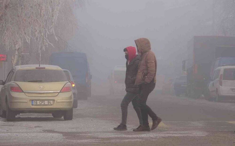Dondurucu soğuklar nedeniyle kapı kilitleri dondu