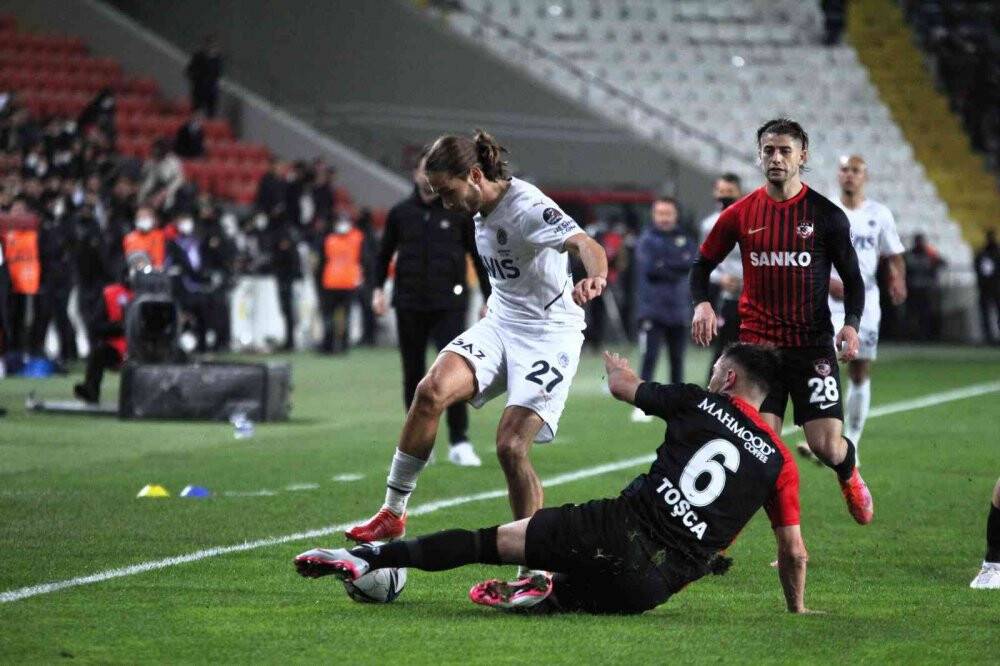 Spor Toto Süper Lig: Gaziantep FK: 3 - Fenerbahçe: 2 (Maç Sonucu)
