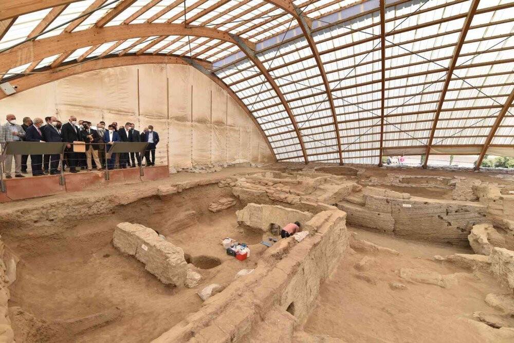Çatalhöyük Tanıtım ve Karşılama Merkezi hızla yükseliyor