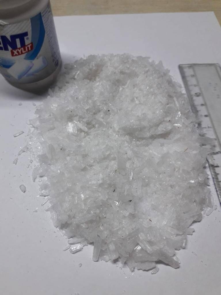 İzmir’de teyp arkasında uyuşturucu zulası