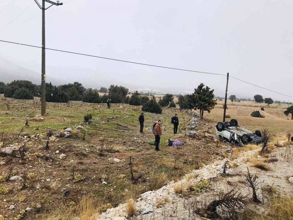 Karı koca çifti cenaze yolunda ölüm ayırdı