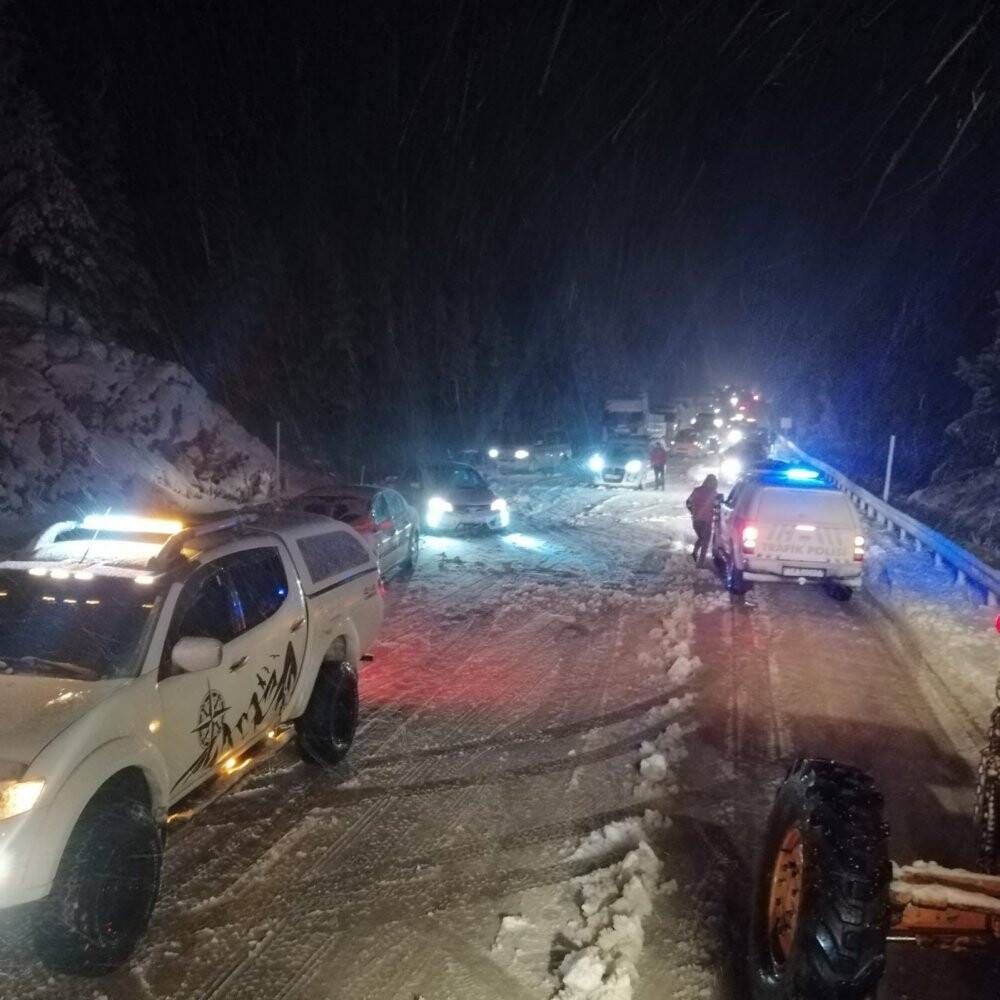 Konya yolunda kar yağışı başladı