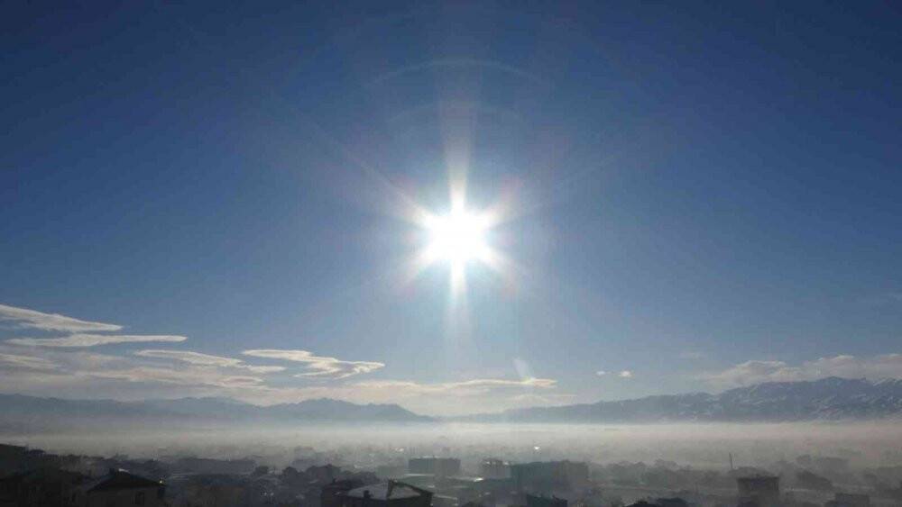 Yüksekova sis altında