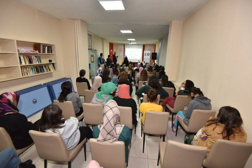 Yurt kalkan öğrencilere sıfır atık eğitimi