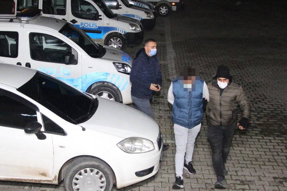 Kula’da 3 bin 744 adet sentetik uyuşturucu hap ele geçirildi