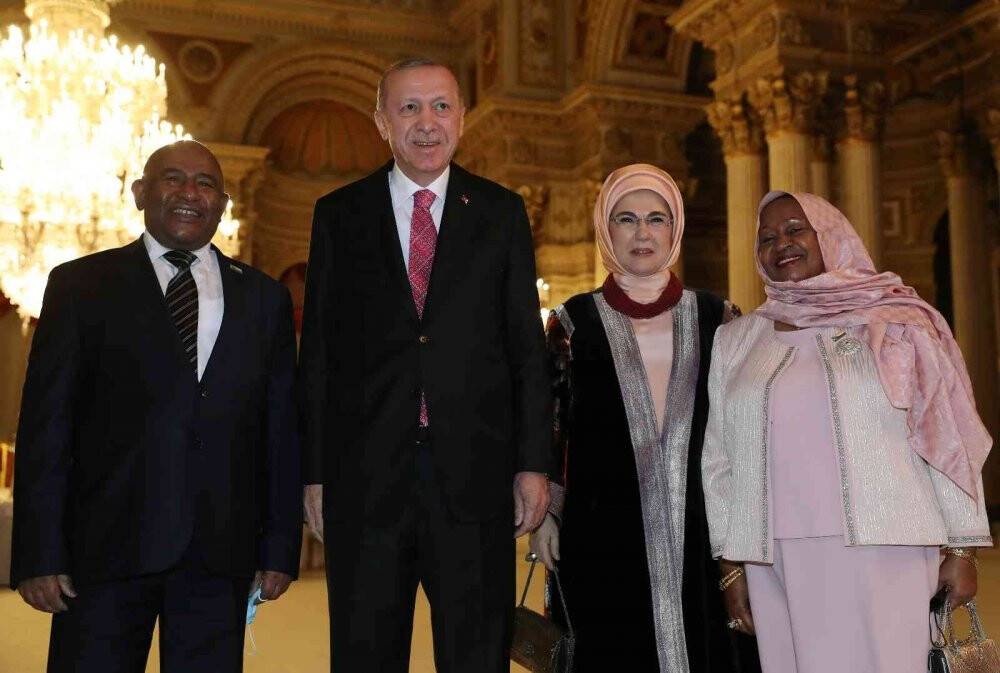 Cumhurbaşkanı Erdoğan, devlet ve hükümet başkanlarını yemekte ağırladı