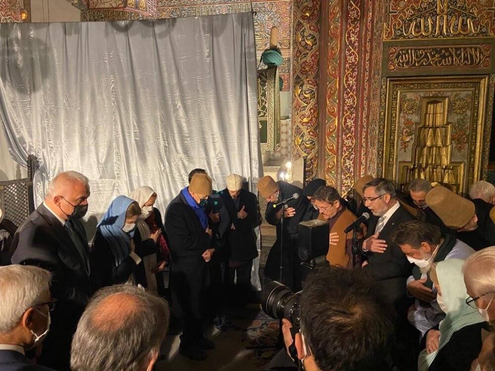 Hz. Mevlana’nın sanduka ve puşidesi 1895 yılından sonra ilk defa yenilendi