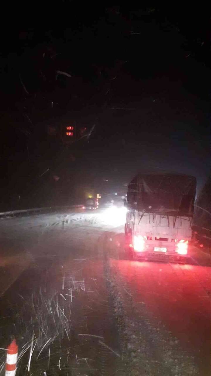 Konya-Antalya karayolunda kar yağışı