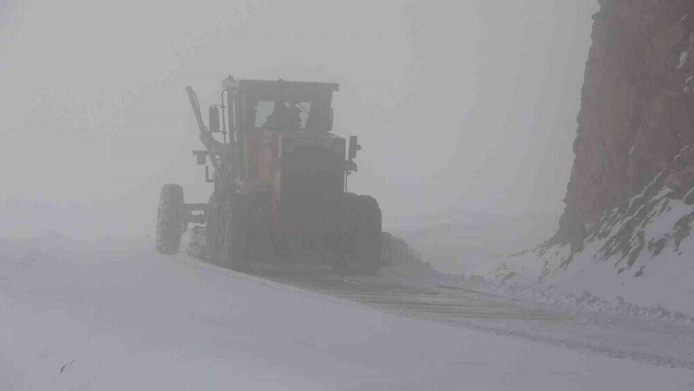 Ulaşıma kar engeli: 41 yol kapandı