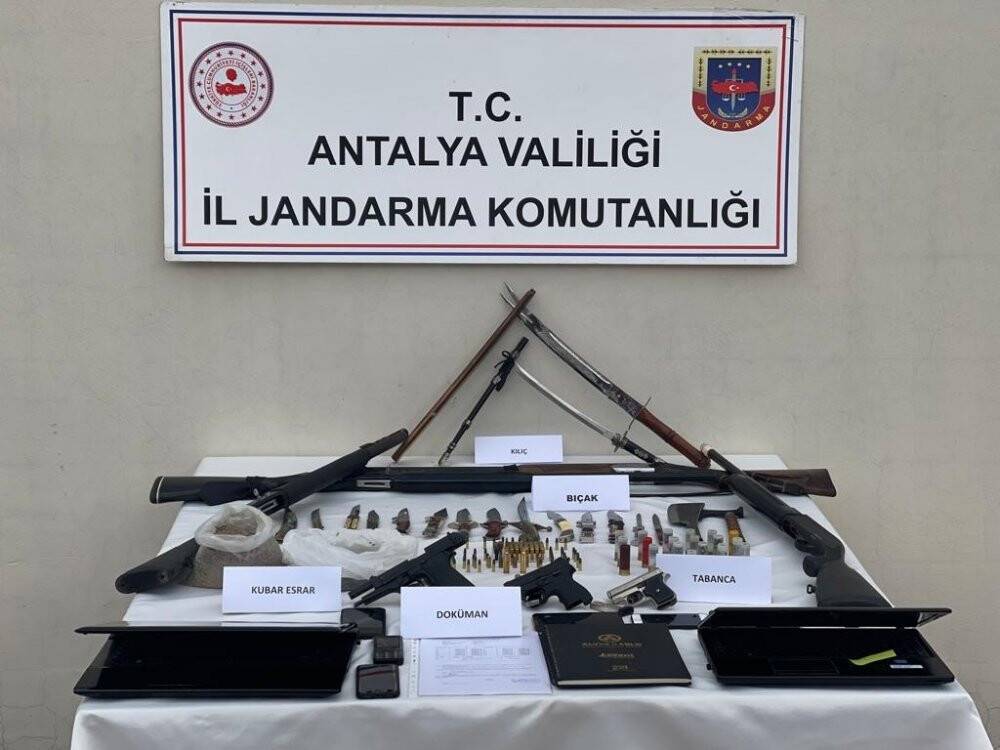 Arazi mafyasına şafak operasyonu:12 gözaltı