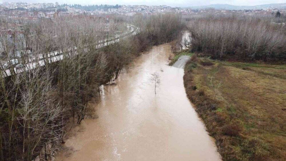 Bartın Irmağı yükseldi, iskeleler su altında kaldı
