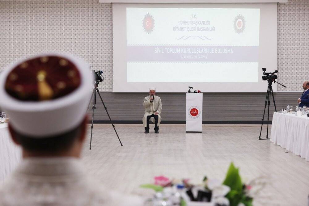 Diyanet İşleri Başkanı Erbaş: İyilikte yardımlaşmak üzere buradayız