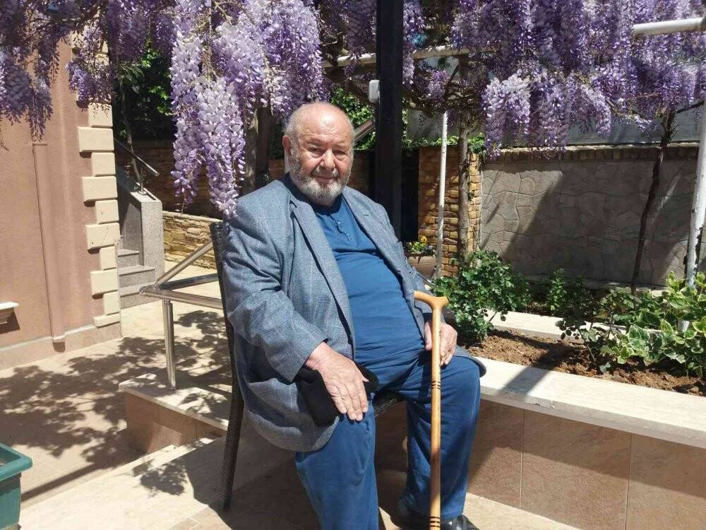 İş adamı son yolculuğuna uğurlandı