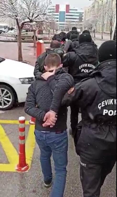 Konya’da 5 kilo eroin ele geçirildi: 5 kişi tutuklandı