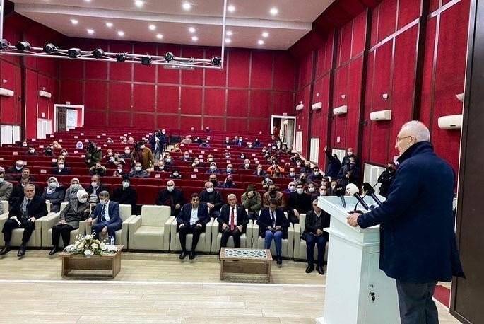 Depremzedelere konutların anahtar teslimi törenle yapıldı