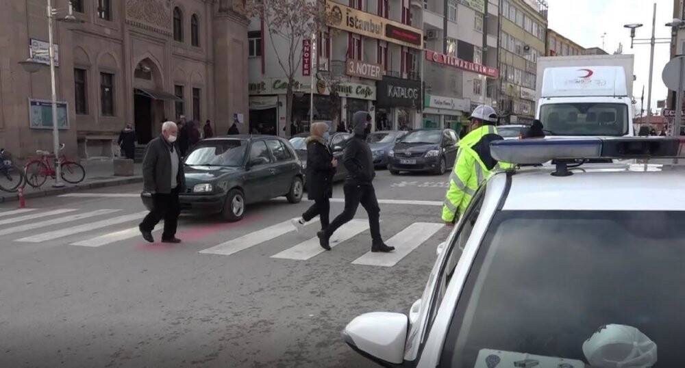 Aksaray’da trafik güvenliği uygulamaları sürüyor