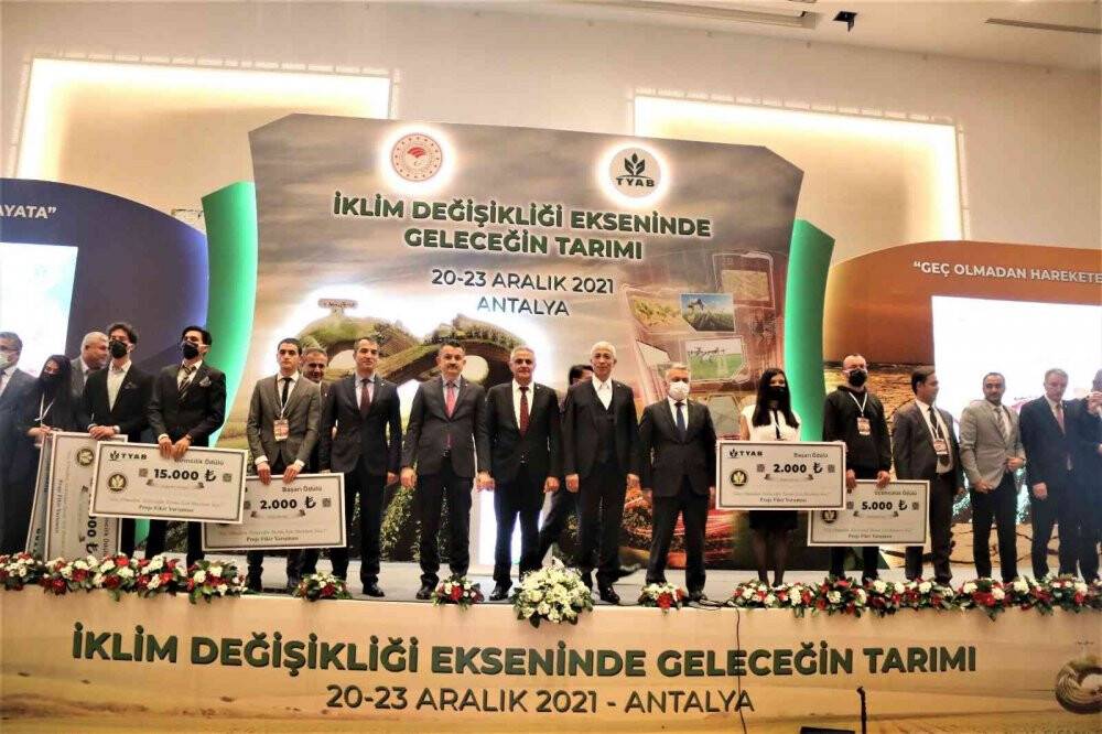 Bakan Pakdemirli: “Ülkemizde kullanılan tohumlukların yüzde 96’sı yurt içinde üretilmektedir”