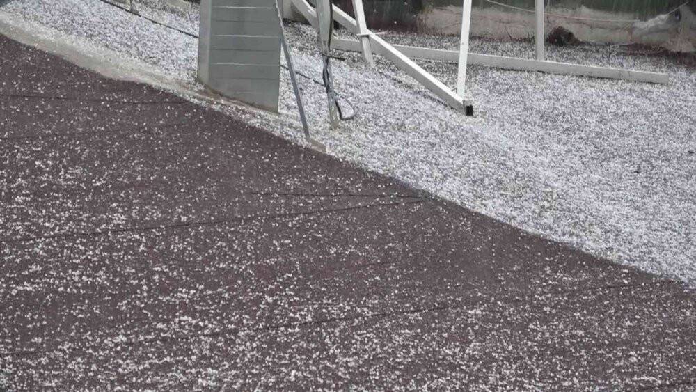 Meteorolojinin uyardığı soğuk hava dalgası geldi: Samsun’a fındık büyüklüğünde dolu yağdı
