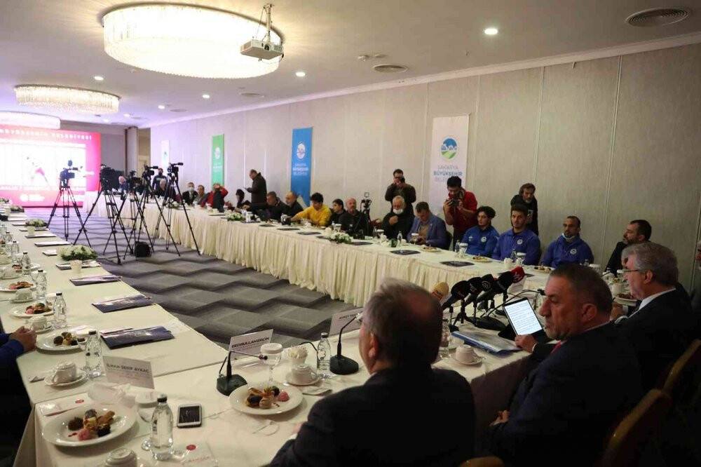 Sakarya’da 600’e yakın sporcu şampiyonluk için ter dökecek