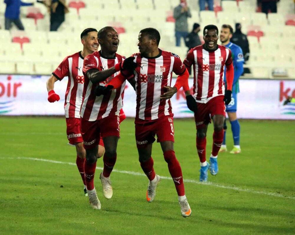 Spor Toto Süper Lig: DG Sivasspor: 1 - Çaykur Rizespor: 1 (Maç sonucu)