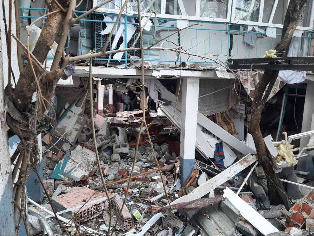 Mutfak tüpü bomba gibi patladı