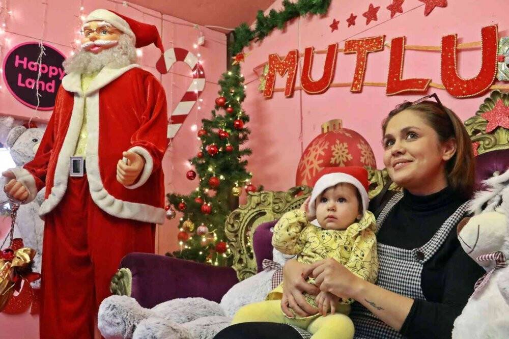 Antalya’da erken yeni yıl kutlamaları renkli görüntülere sahne oldu