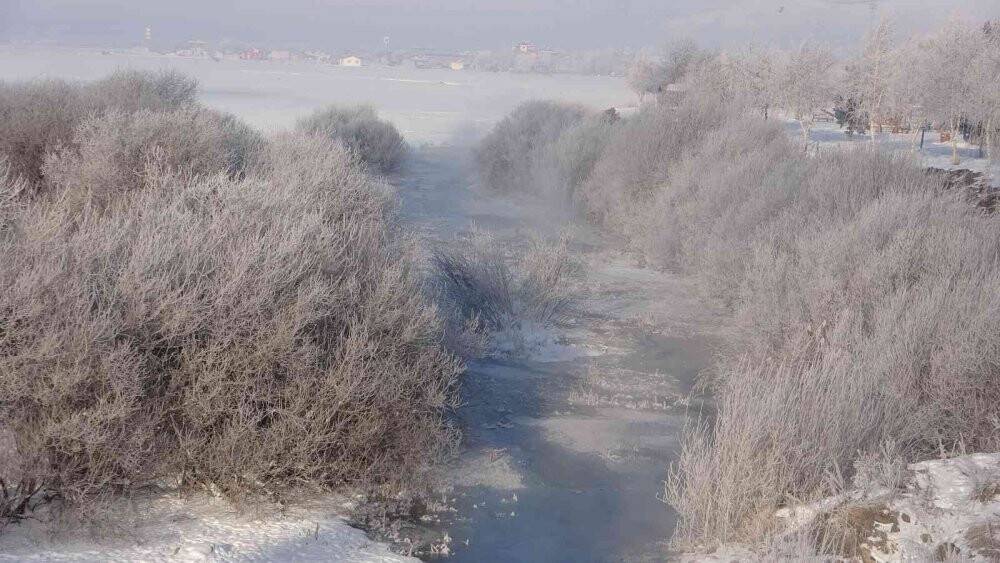 Ardahan buz tuttu, hava sıcaklığı eksi 24 dereceye düştü