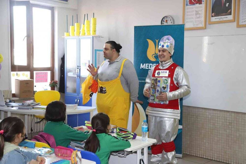 Konya’da 75 bin öğrenciye çat kapı tiyatro ile su tasarrufu ve sıfır atık anlatılıyor