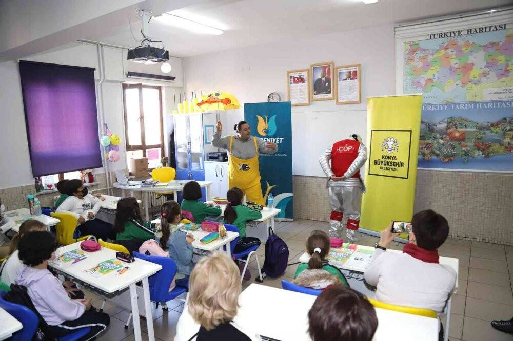 Konya’da 75 bin öğrenciye çat kapı tiyatro ile su tasarrufu ve sıfır atık anlatılıyor