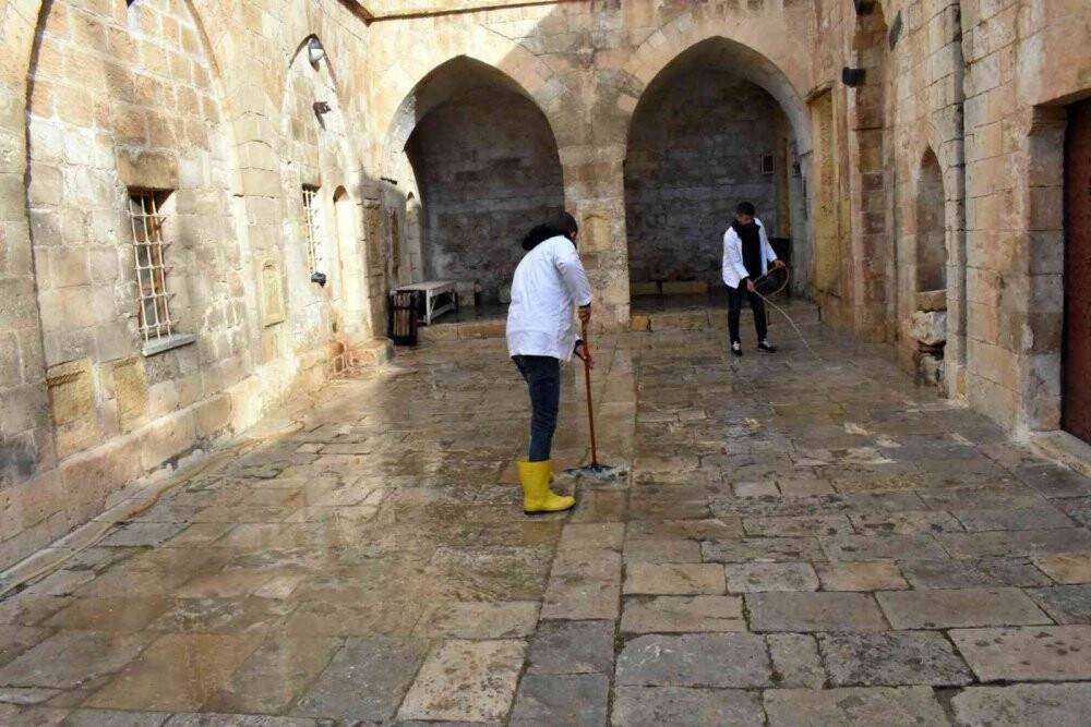 Mardin’de Doğuş Bayramı öncesi kiliselerde temizlik