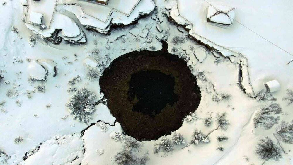 Sivas’ta Sibirya soğukları şelaleyi dondurdu