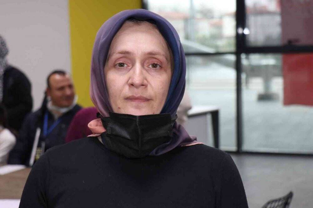 Görmeyen öğrencilerin gözleri oluyorlar