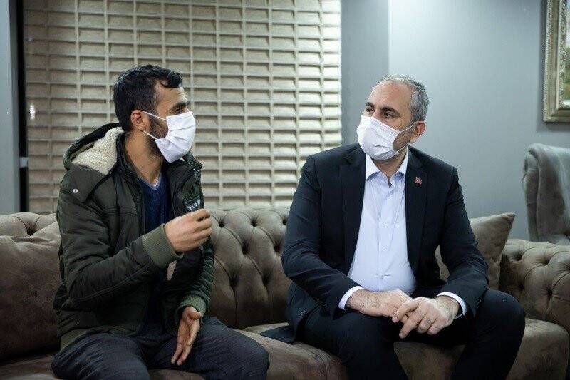 Küçük Asiye’yi Antalya’ya Bakan Gül uğurladı