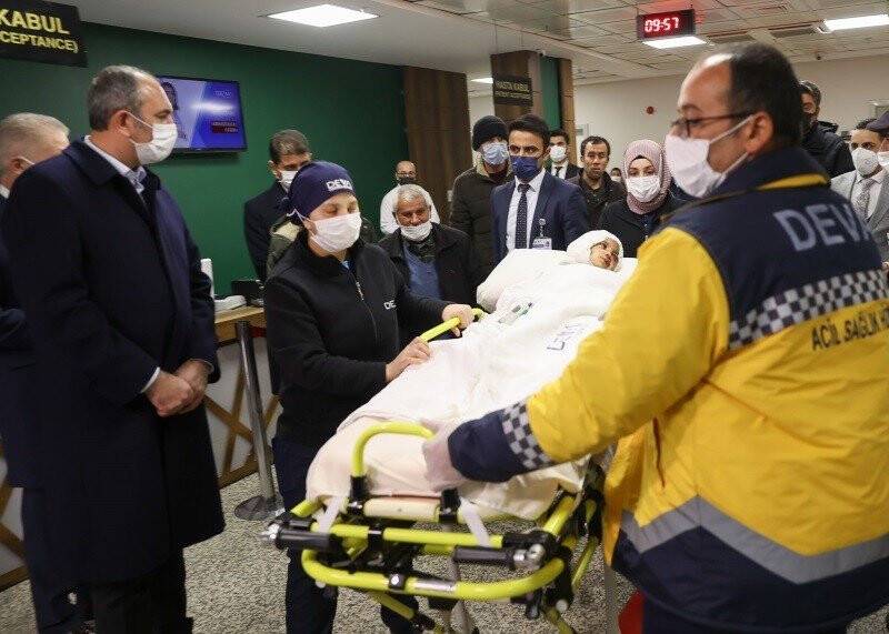 Küçük Asiye’yi Antalya’ya Bakan Gül uğurladı