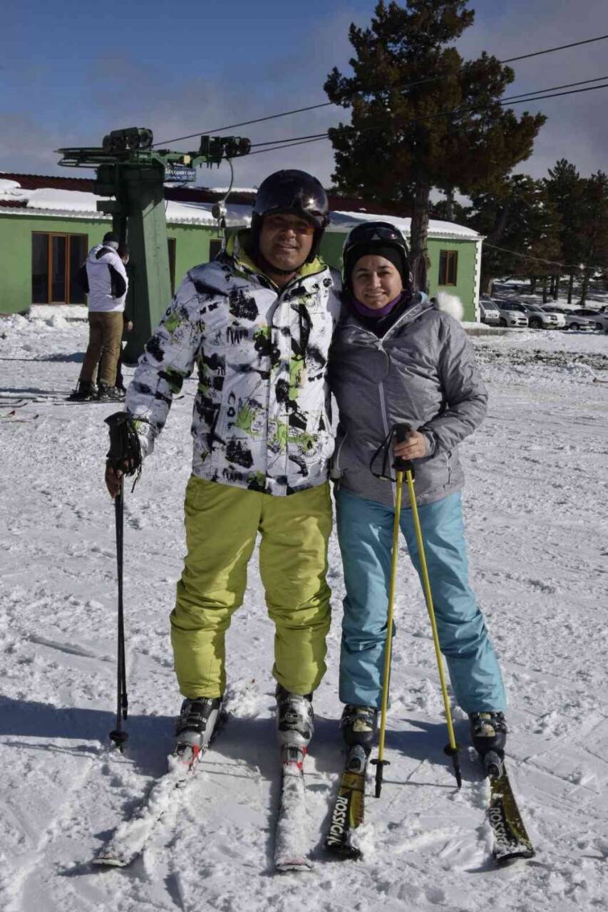 Salda Gölü manzaralı kayak merkezi sezonu açtı