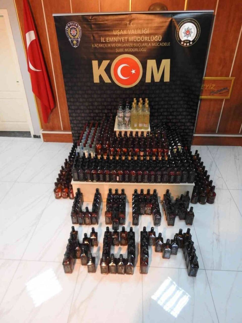 Uşak’ta 387 şişe kaçak alkol ele geçirildi