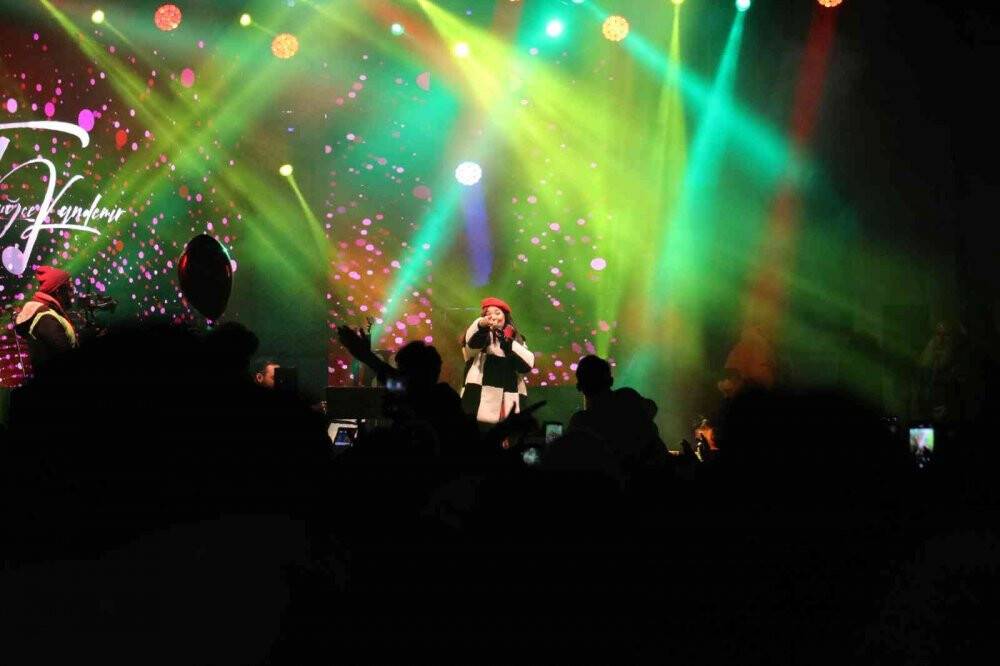 Dondurucu soğuğa aldırış etmediler