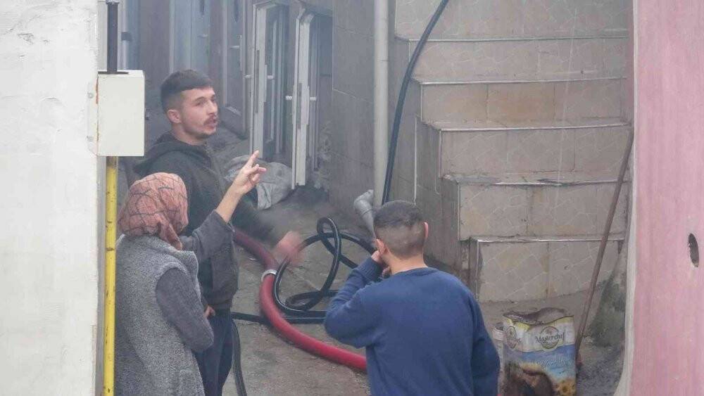 Bursa’da 2 ev alevlere teslim oldu...Kış ortasında evsiz kaldılar