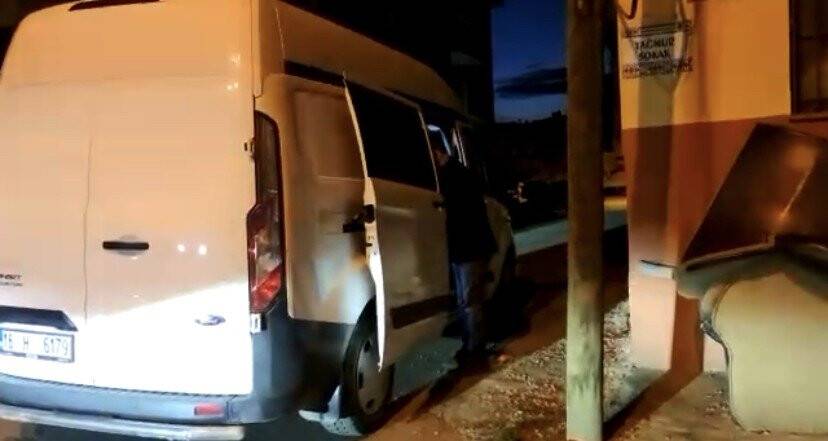 Bursa’da seyir halindeki otomobile kurşun isabet etti