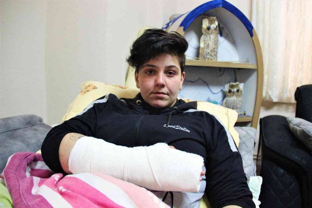 Genç kadın kuryeyi acımasızca böyle darp ettiler
