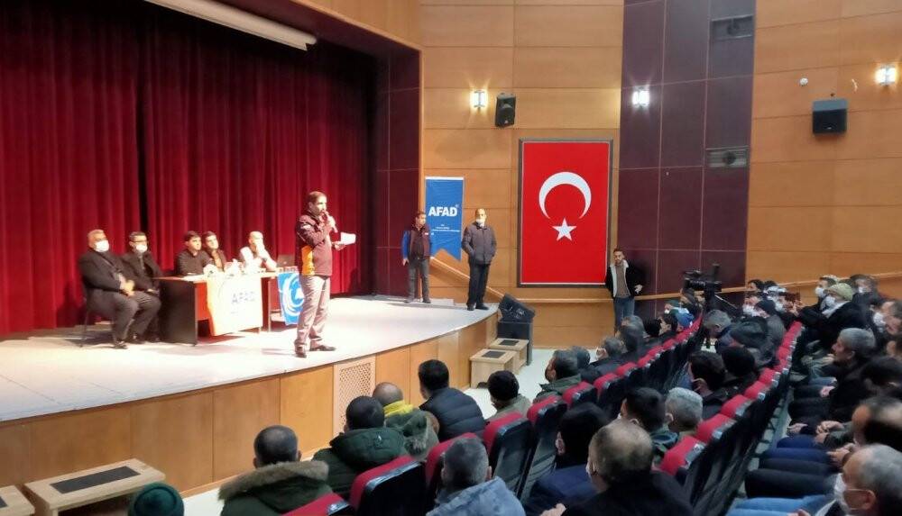 Hakkari’de 325 deprem konutu için kura çekildi