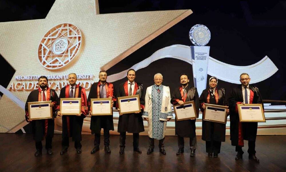 Necmettin Erbakan Üniversitesi 'Akademi Ödülleri' sahiplerini buldu