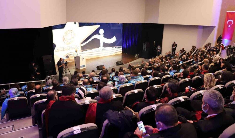 Necmettin Erbakan Üniversitesi 'Akademi Ödülleri' sahiplerini buldu
