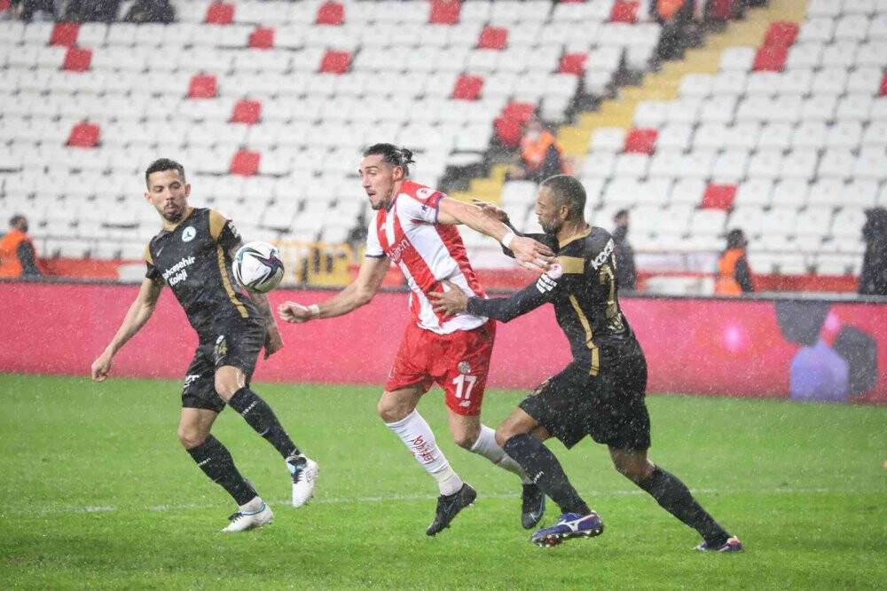 Ziraat Türkiye Kupası: FT Antalyaspor: 2- GZT Giresunspor: 1 (Maç sonucu)