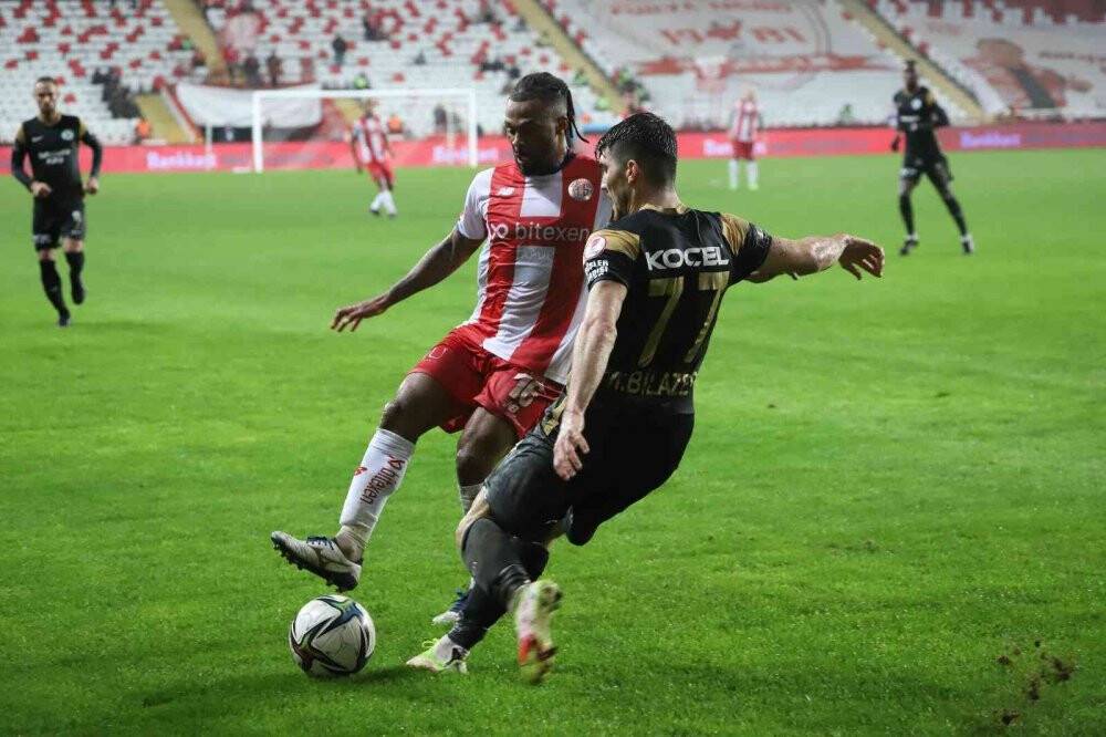 Ziraat Türkiye Kupası: FT Antalyaspor: 2- GZT Giresunspor: 1 (Maç sonucu)