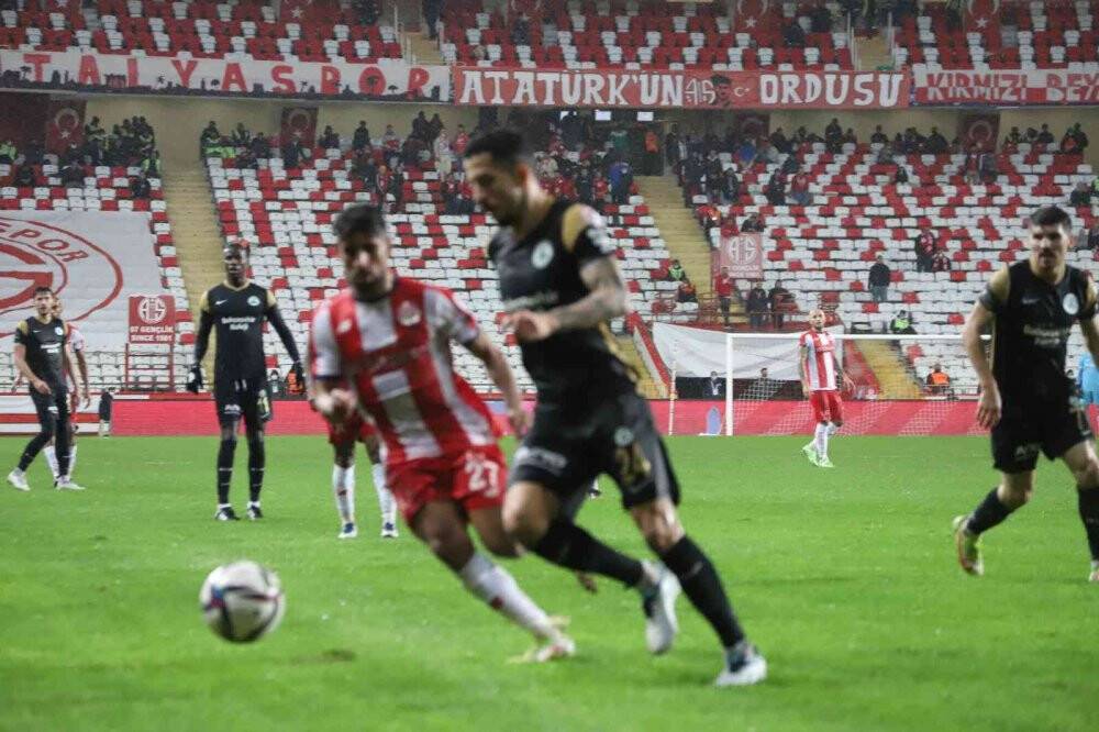 Ziraat Türkiye Kupası: FT Antalyaspor: 2- GZT Giresunspor: 1 (Maç sonucu)