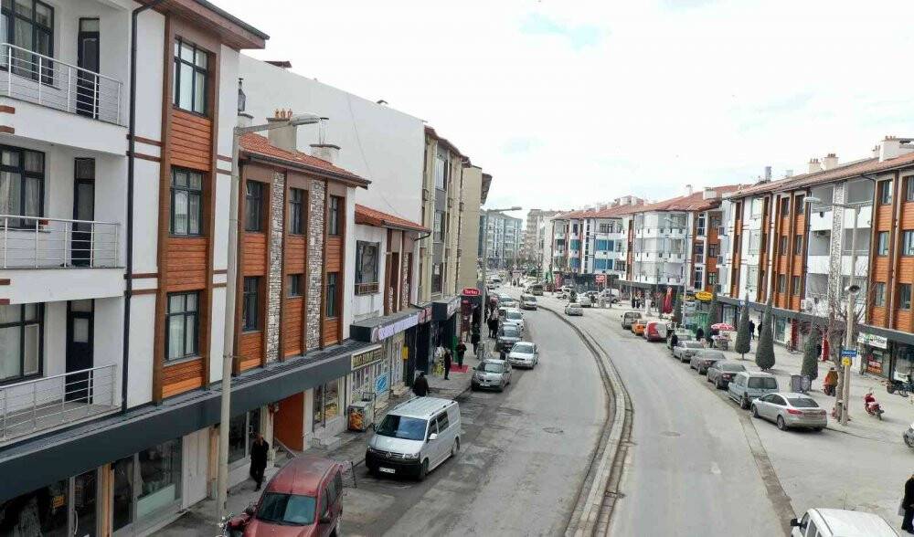 Başkan Altay: “Karapınar’da 180 dükkan, 80 konutta cephe düzenlemesi yapıyoruz”